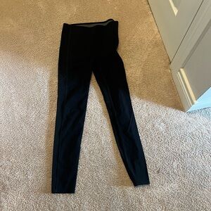 Spanx size small leggings.